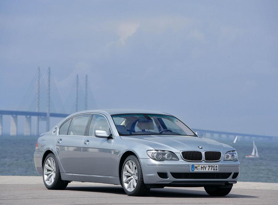  BMW Hydrogen 7 2006 года  (фото 38 из 73)